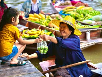 Bangkok Private Tour: Floating Market & Train Market Experience