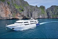 PHUKET: Join Tour PHI PHI ISLAND BY LUXURY BOAT (VIP Silver Seat) with LUNCH 1