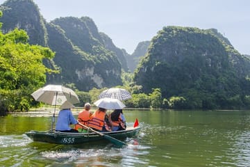 1 Day Luxury Tour to Ninh Binh: Hoa Lu Trang An Mua Cave