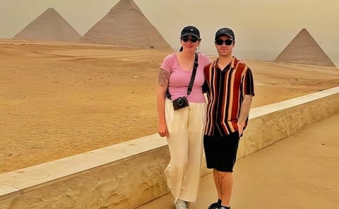 Private Full Day Tour of Giza Pyramids and Old Cairo