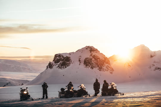 Golden Circle & Glacier Snowmobiling