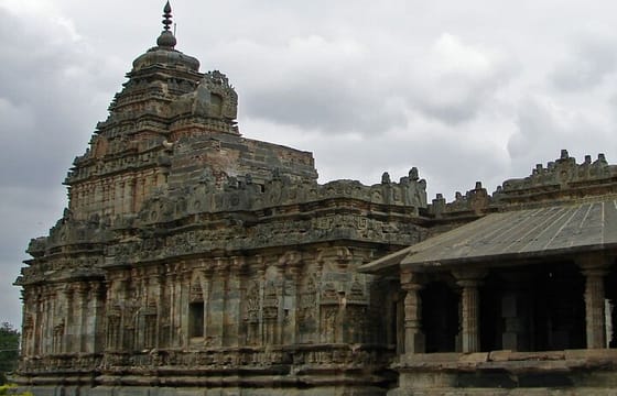 Hubli to Hampi, Belur, Halebedu & Bangalore Tour