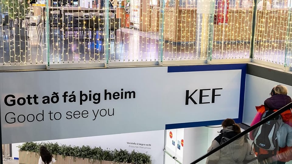 Keflavík Airport transfer: shared shuttle or private?