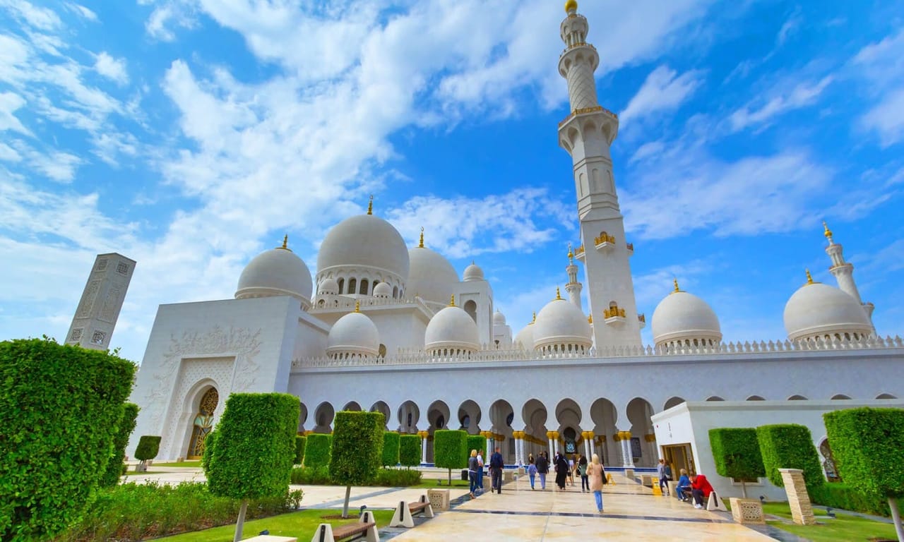 Full Day Abu Dhabi City Tour with Louvre Museum from Dubai 7