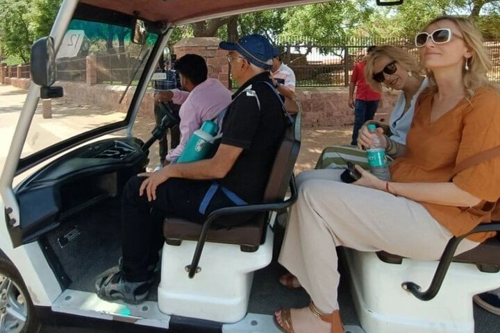 Group Tour in Taj Mahal