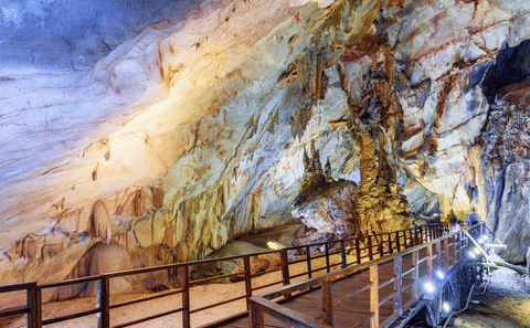 Phong Nha and Paradise Cave Guided Tour from Đồng Hới