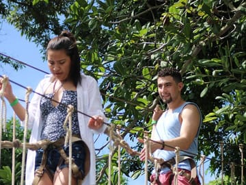 Half-Day Zipline and Wildlife Tour in Roatan, Honduras