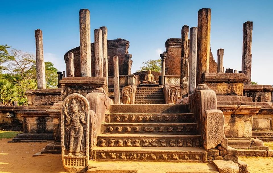 Day Tour to Sigiriya Rock Fortress and Polonnaruwa from Colombo