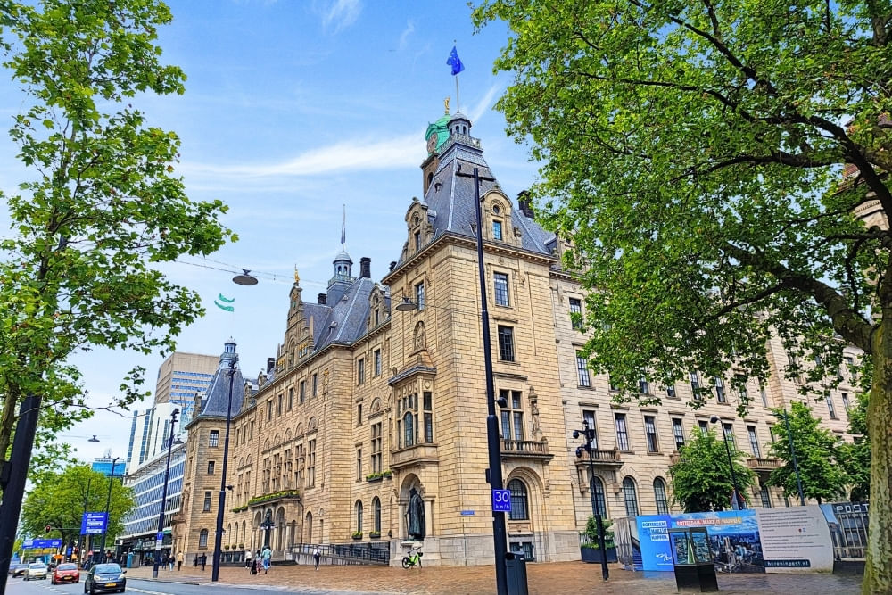 View of stadhuis along the route of the Rotterdam scavenger hunt City Detective. 