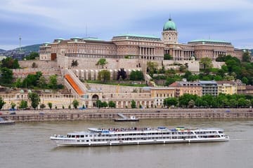Budapest City Highlights and Széchenyi Bath Experience