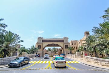 Private Chauffeur Service for Custom Dubai City Tours