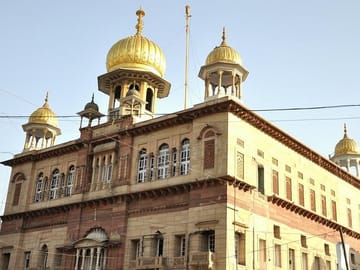5-Hour Private Guided Cultural Tour of Delhi with Transport