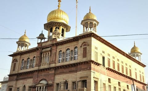 5-Hour Private Guided Cultural Tour of Delhi with Transport