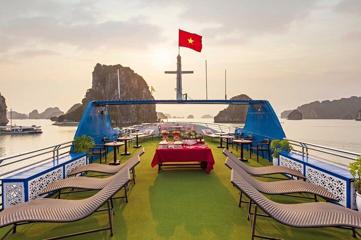 Cozy Bay Cruise 5 Star Halong Day Trip from Hanoi by Expressway