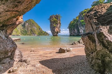 Phi Phi and Jamebond Islands Snorkeling,Canoeing Tour from Phuket