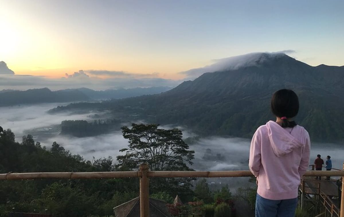 Sunrise View and Natural Hot Springs Tour in Bangli, Bali