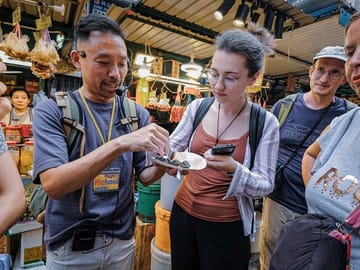 Hong Kong: Kowloon Street Markets Culture Walking Tour