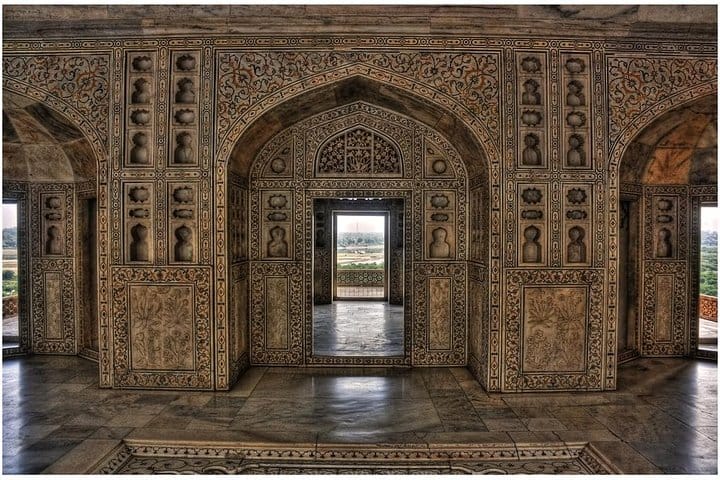 AGRA FORT-PAST RESIDENCE OF THE MUGHALS