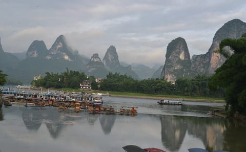 Li River Cruise and Yulong River Biking Tour in Yangshuo