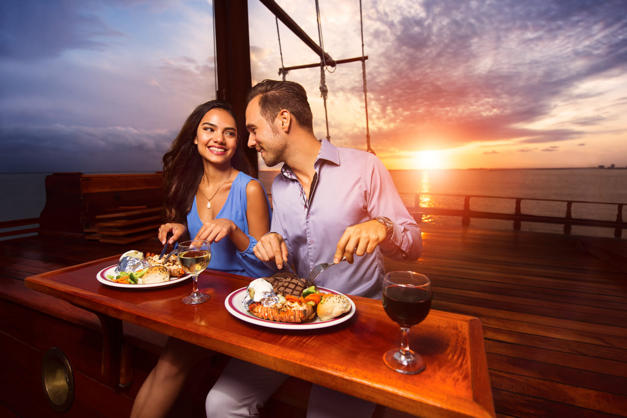 Columbus The Romantic Dinner Cruise en Cancun 6