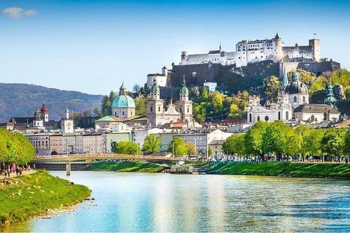 Salzburg Hallstatt and Castle Ort Private Day Trip from Vienna 2