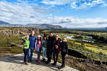 Keflavik Airport: Private Golden Circle Tour with Airport Pick-up