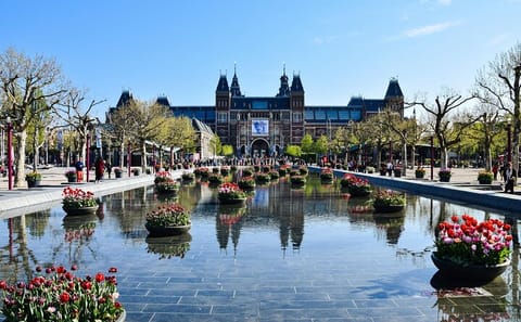 Private Walking Tour and Photoshoot at Rijksmuseum, Amsterdam