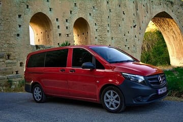Private 8-Hour Transfer and Sightseeing from Chania to Heraklion