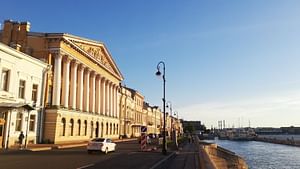 St. Petersburg Audio-Guided Walking Tour: from Admiralty to New Holland in the footsteps of oligarchs, jewelers and bankers