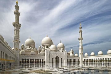 Abu Dhabi city tour  with  Grand Mosque and Louvre museum Visit