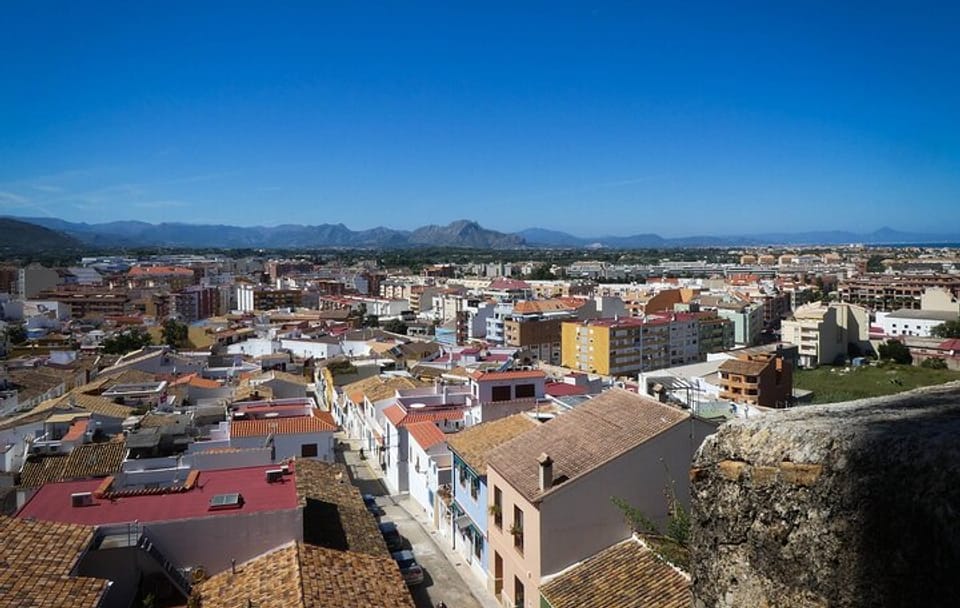 Cultural Walking Tour of Dénia's Coastal Views and Cuisine