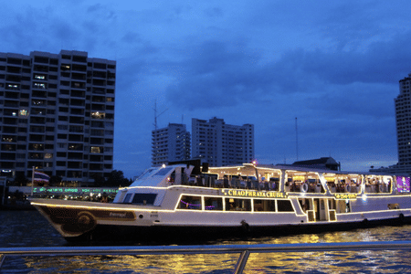 Chaophraya Dinner Cruise: An Amazing Evening on the River