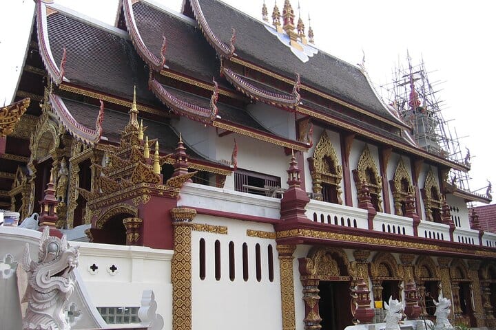 "Chiang Mai by Bike: Temples, Food & Hidden Streets!" 4