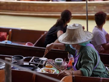 From Bangkok: Floating Market and Ayutthaya Guided Day Tour
