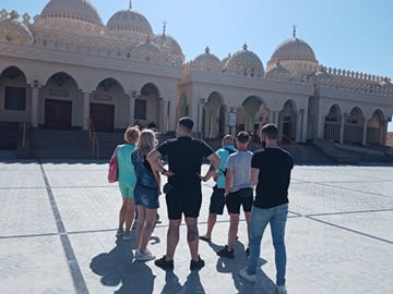 Hurghada Unveiled – Marina, Grand Mosque & Authentic Local Life