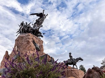 Mendoza City Half-Day Sightseeing Tour with Expert Guide