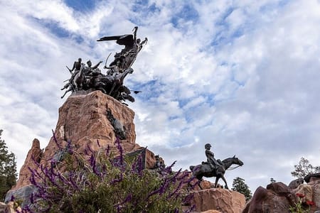 Mendoza City Landmarks and Culture Sightseeing Tour