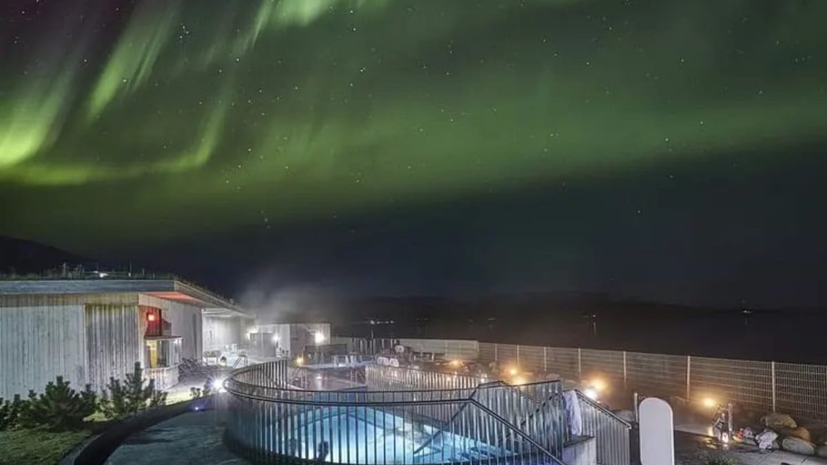 A Northern Lights show over Fontana Laugarvatn