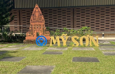 Deluxe Small Group Tour: My Son Holyland & Hoi An River Cruise