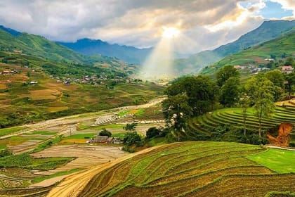 Mountain views & Muong Hoa valley trek –Private 2 days 1 night tour