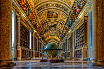 Day Trip to Fontainebleau Palace from Paris by Minivan