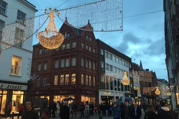Dublin Christmas Walking Tour: Explore Holiday Charm and History