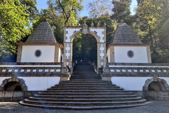 SANTIAGO DE COMPOSTELA + BRAGA: Private Tour from Porto