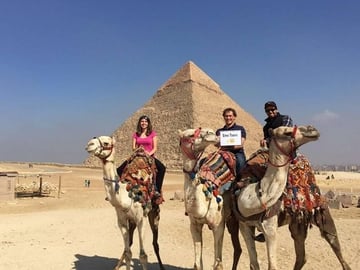 Ultimate Cairo: Giza Pyramids, Camel Ride & Museum