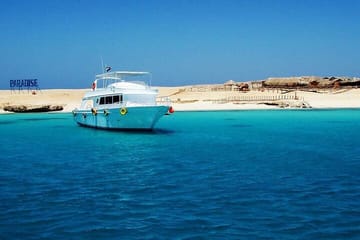 Snorkeling Day Trip to Hula Hula Beach Island from Hurghada
