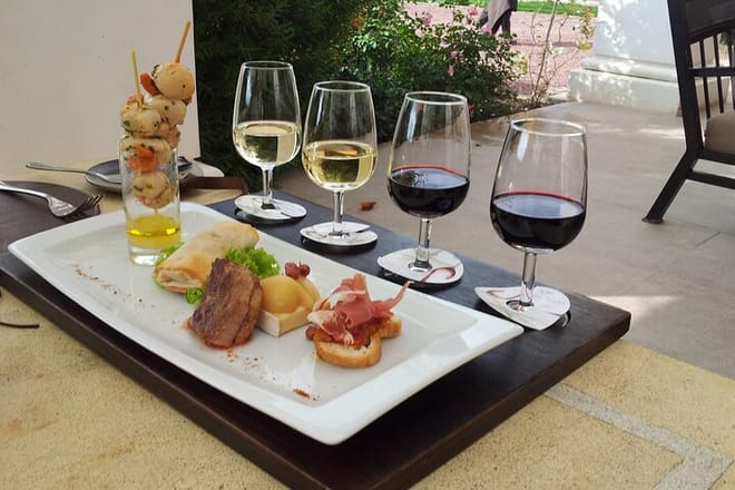 Private Full-Day Surf & Wine Tour at Casa del Bosque 2