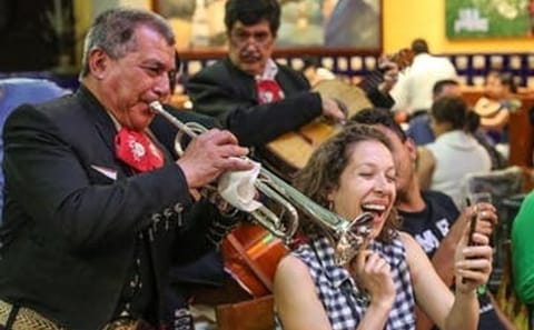Nightlife Mexican Tour: Cantinas Mariachi and Lucha Libre