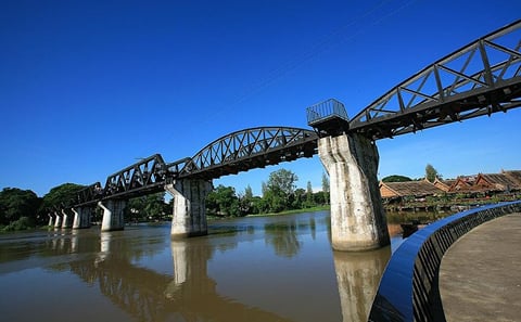 Damnoen Saduak Floating Market and River Kwai Bridge Tour from Bangkok