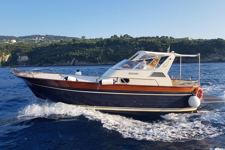 Sorrento to Capri: Small Group Boat Tour with Blue Grotto