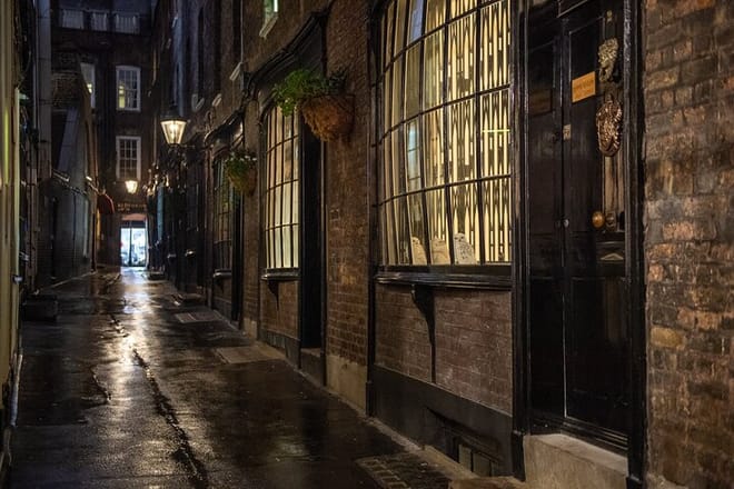 PRIVATE Harry Potter Filming Location Walking Tour in London 8